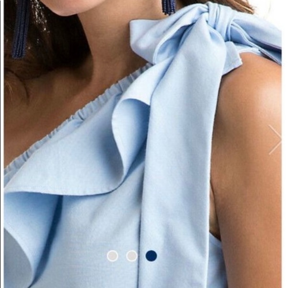 Vineyard Vines light blue chambray one shoulder flutter top - Picture 2 of 6